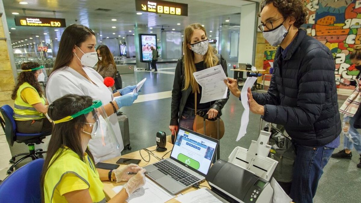 Las personas vacunadas que viajen a Canarias desde otro punto de España podrán entrar sin hacerse una PCR Las personas vacunadas que viajen a Canarias desde otro punto de España podrán entrar sin hacerse una PCR