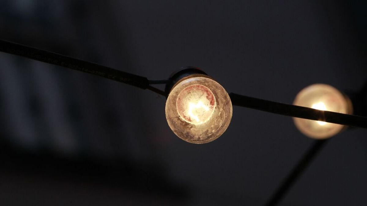 La OCU advierte de subidas de hasta el 27% en las nuevas tarifas eléctricas de junio La OCU advierte de subidas de hasta el 27% en las nuevas tarifas eléctricas de junio