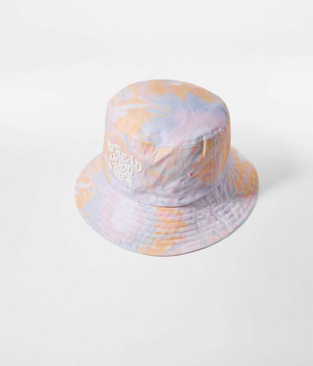 bucket hat