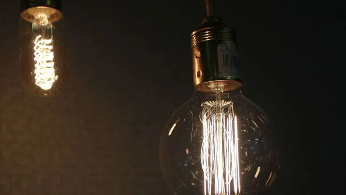 Histórica subida del recibo de la luz en mayo: el Gobierno recortará la retribución de las eléctricas para frenarlo
