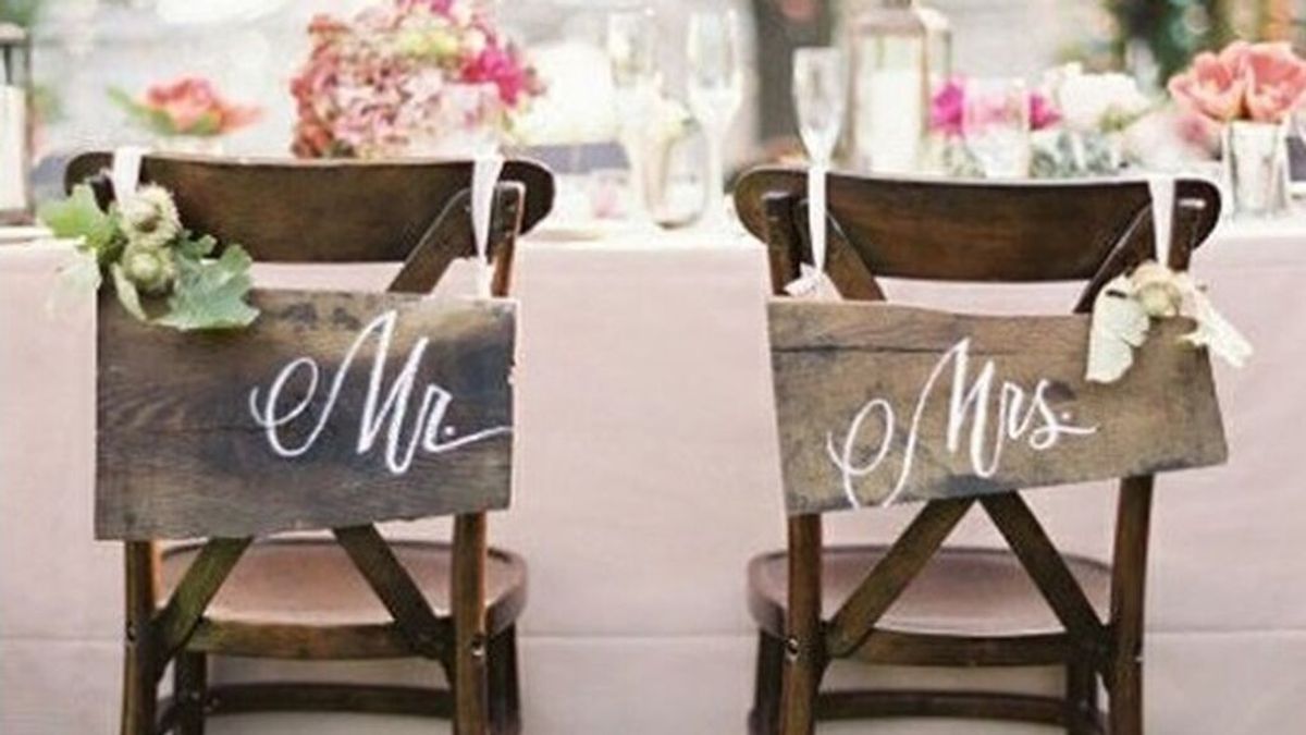 Planes de boda 'sitting' y 'seating: qué son y principales diferencias