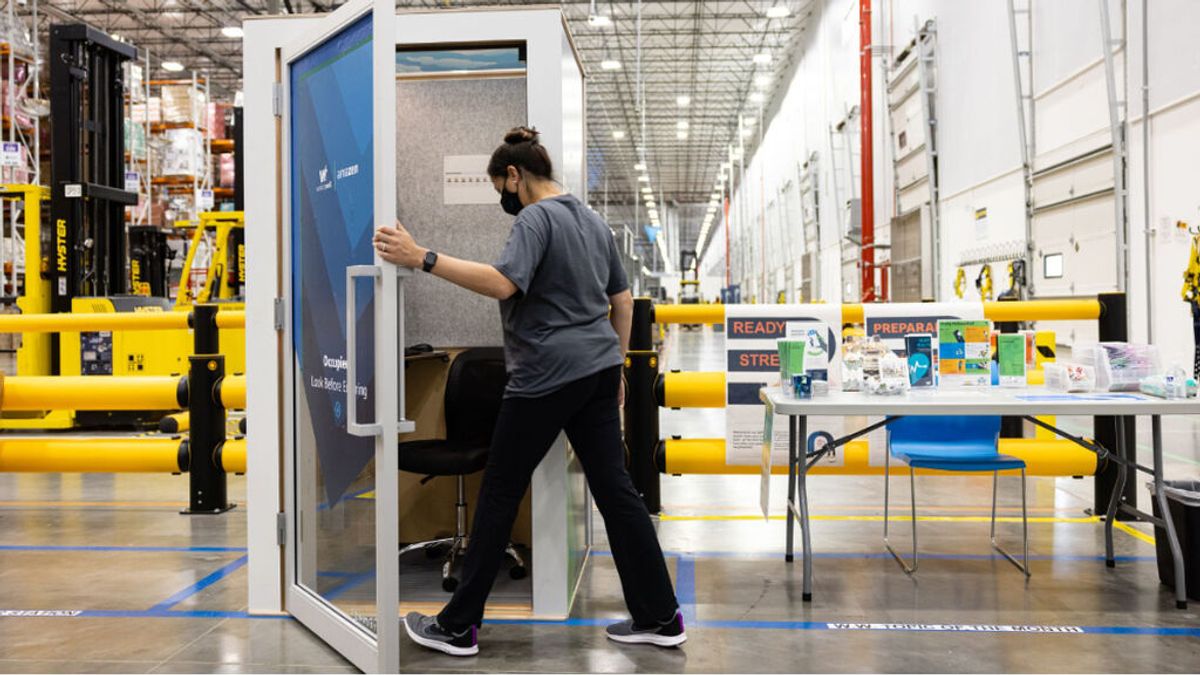 Amazon lanza AmaZen, una "cabina del bienestar" para la compañía, un "armario de desesperación" para otros Amazon lanza AmaZen, una "cabina del bienestar" para la compañía, un "armario de desesperación" para otros