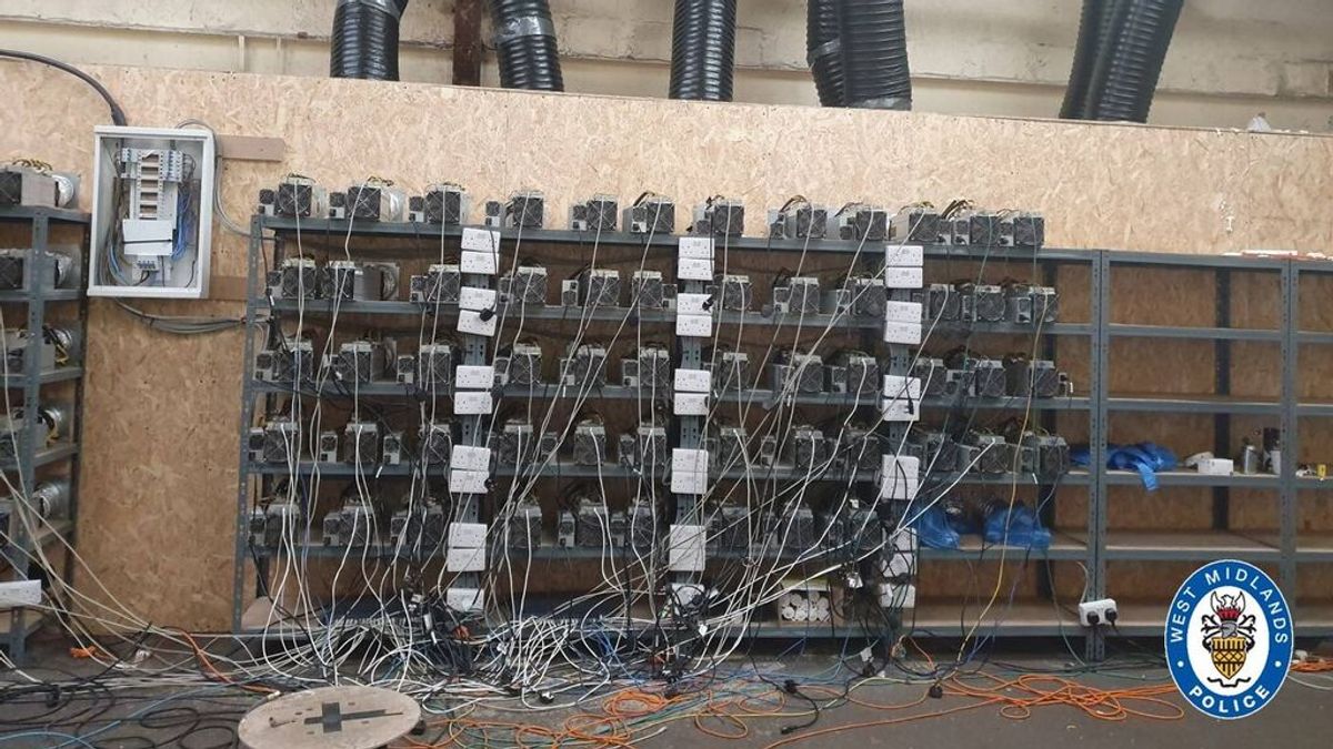 Así son las ‘minas’ clandestinas de Bitcoin que ha descubierto la policía de Reino Unido