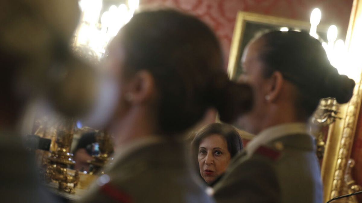 2,3 años de cárcel para el teniente coronel que acosó a una cabo con un vídeo: "Esto es tuyo, si lo quieres" 2,3 años de cárcel para el teniente coronel que acosó a una cabo con un vídeo: "Esto es tuyo, si lo quieres"