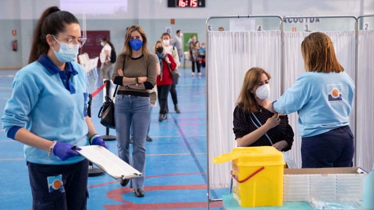 El 96% de los trabajadores esenciales andaluces menores de 60 años optan por AstraZeneca como segunda dosis El 96% de los trabajadores esenciales andaluces menores de 60 años optan por AstraZeneca como segunda dosis