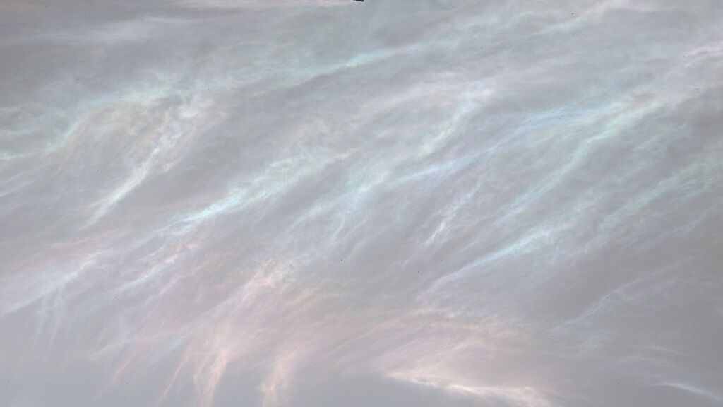 Nubes de "nácar"