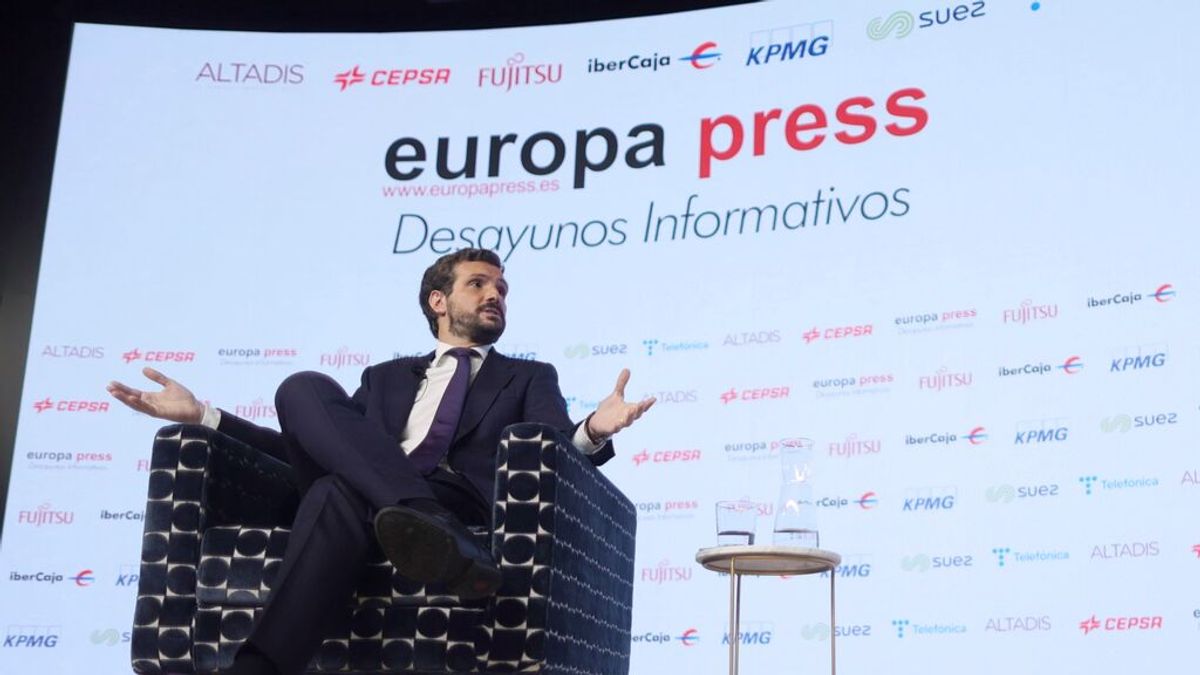 Casado responde a los indultos de Sánchez con la promesa de tipificar el delito de referendum ilegal si gobierna Casado responde a los indultos de Sánchez con la promesa de tipificar el delito de referendum ilegal si gobierna