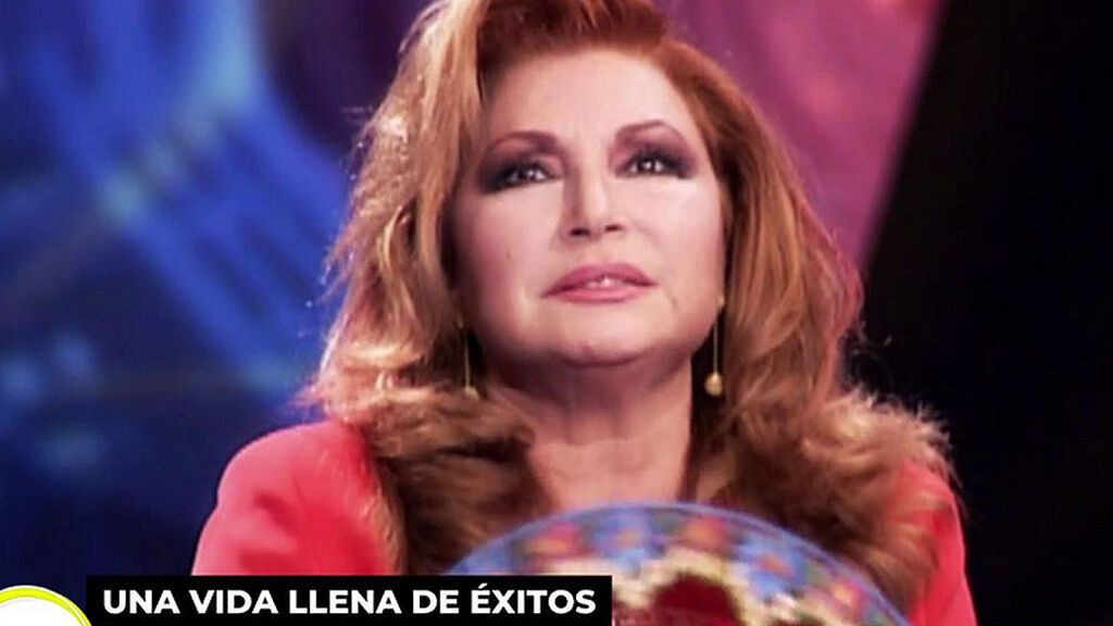 200 pesetas, una botella de gaseosa y unas medias, el primer sueldo de Rocío Jurado en Madrid