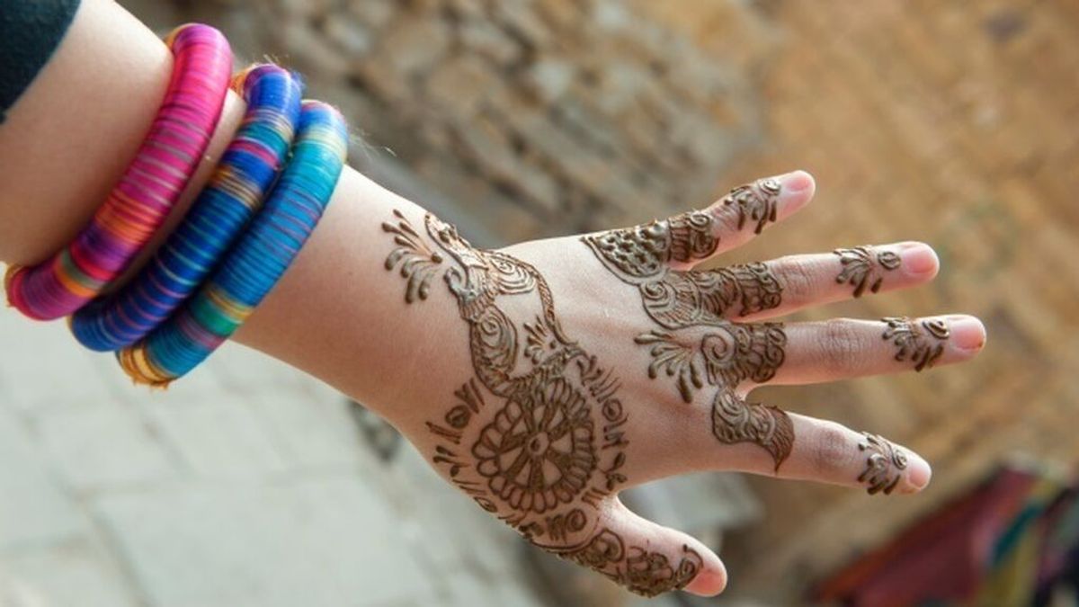 Sanidad alerta del peligro de los tatuajes de henna negra: llevan colorantes prohibidos para la piel Sanidad alerta del peligro de los tatuajes de henna negra: llevan colorantes prohibidos para la piel