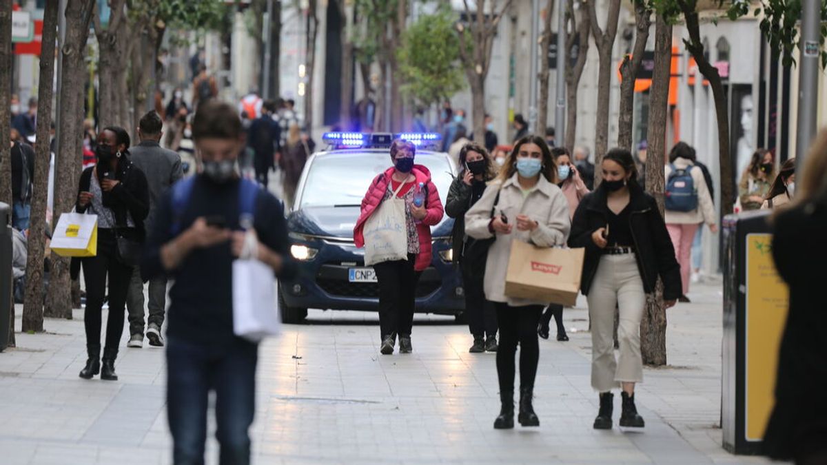Madrid suma 865 casos mientras bajan los hospitalizados, muertos e ingresados en UCI por covid Madrid suma 865 casos mientras bajan los hospitalizados, muertos e ingresados en UCI por covid