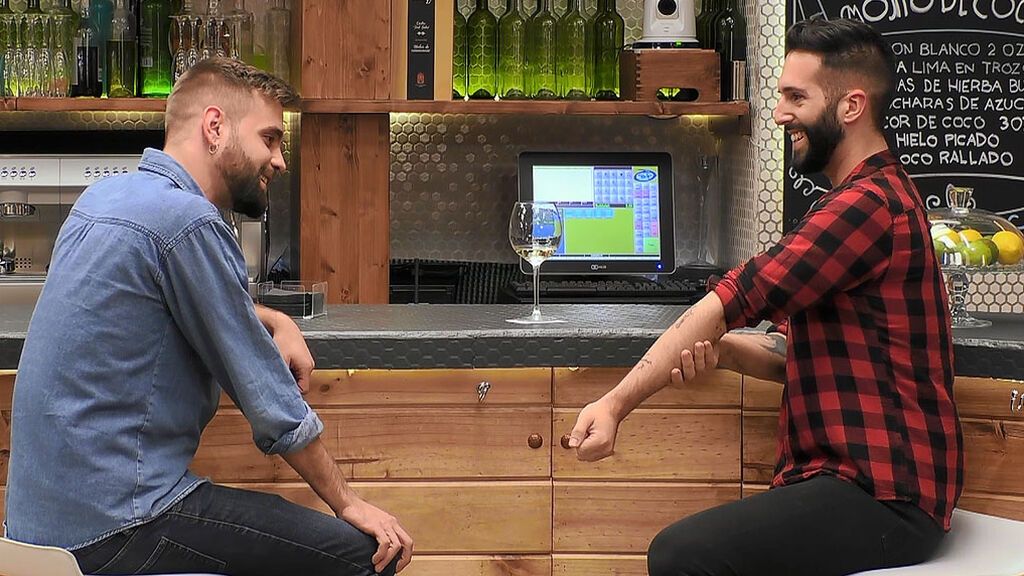 Sergio, a Jordi: “Es el tatuaje más gay que verás en tu vida”