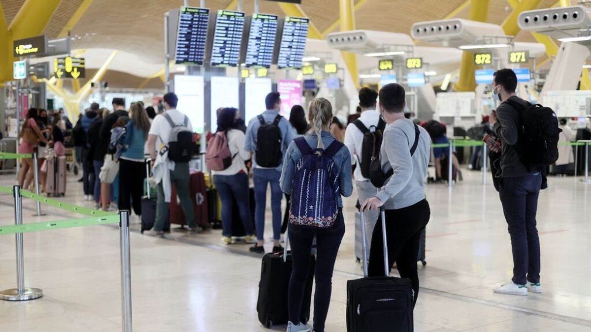 España pierde un 82,6% de turistas internacionales en los cuatro primeros meses de 2021 España pierde un 82,6% de turistas internacionales en los cuatro primeros meses de 2021