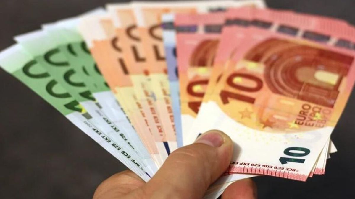 Alemania hace la prueba piloto de la renta básica incondicional: 1.200 euros mensuales por rellenar 7 cuestionarios Alemania hace la prueba piloto de la renta básica incondicional: 1.200 euros mensuales por rellenar 7 cuestionarios