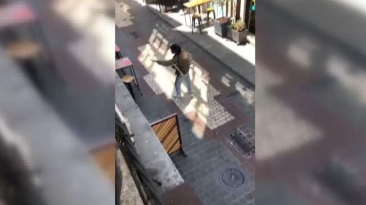 Detenido por segunda vez en una semana el joven que intentó acuchillar a un cliente de un bar en A Coruña Detenido por segunda vez en una semana el joven que intentó acuchillar a un cliente de un bar en A Coruña