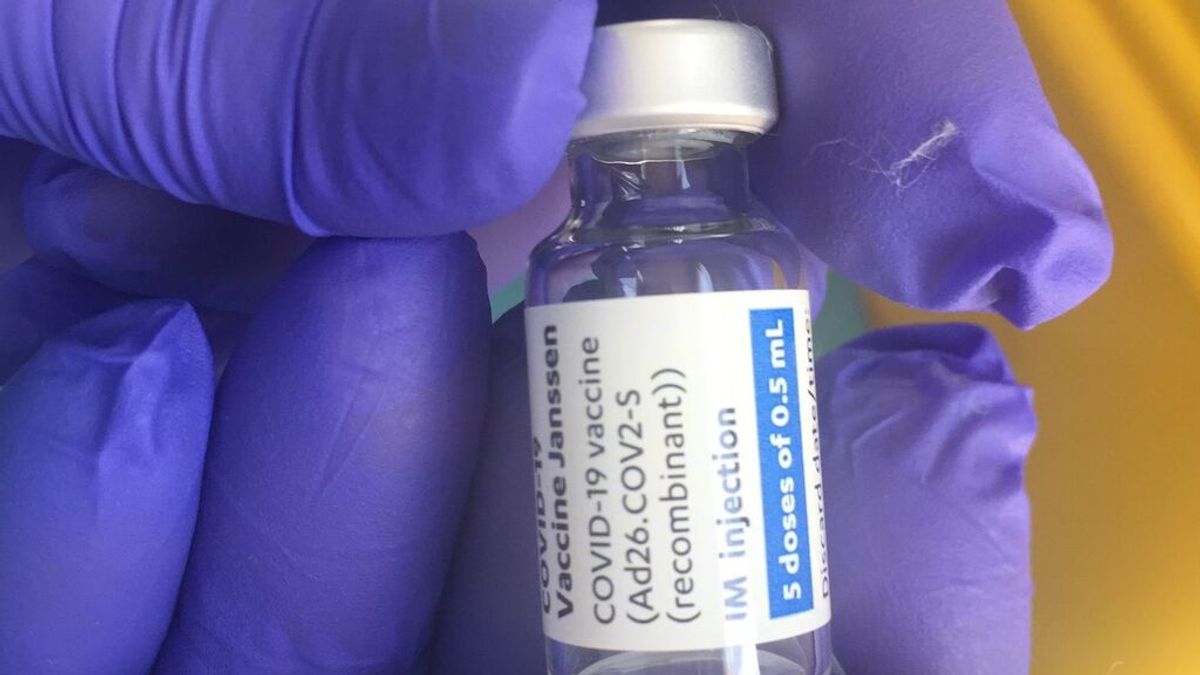El riesgo de trombos de la vacuna de Janssen en menores de 50 años es aún menor que la de AstraZeneca El riesgo de trombos de la vacuna de Janssen en menores de 50 años es aún menor que la de AstraZeneca