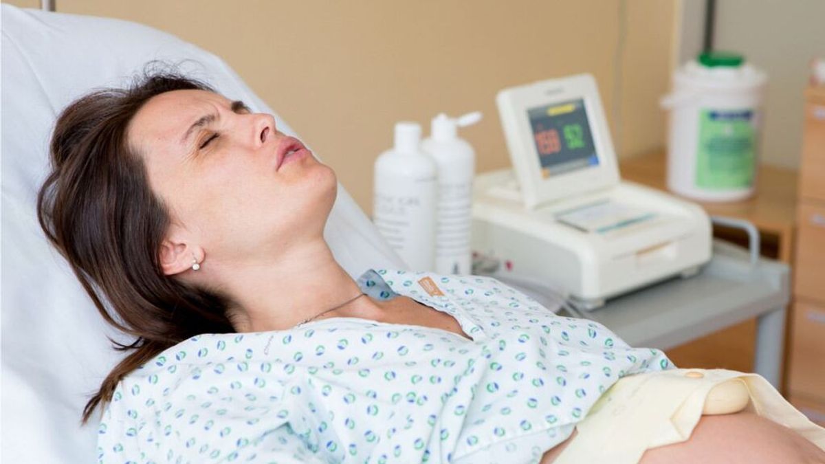 La anestesia epidural, el método preferido para sentir menos dolor durante el parto: estos son sus efectos secundarios a corto y largo plazo