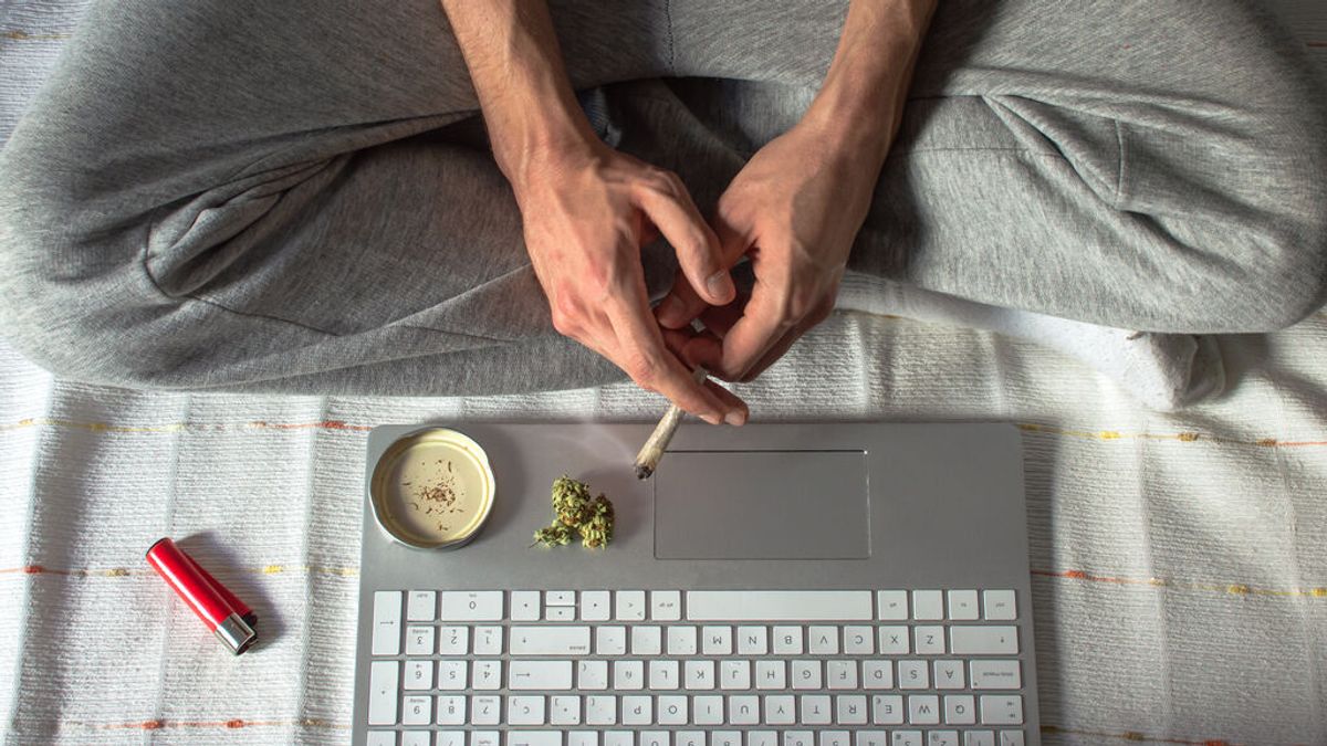 Absuelto un presunto narcotraficante porque usaba la droga como "estimulante" para estudiar un máster Absuelto un presunto narcotraficante porque usaba la droga como "estimulante" para estudiar un máster
