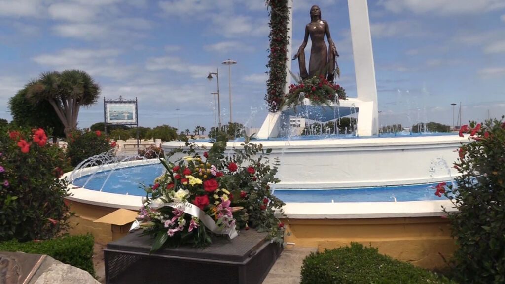 Estatua de Rocío Jurado en el municipio de Chipiona