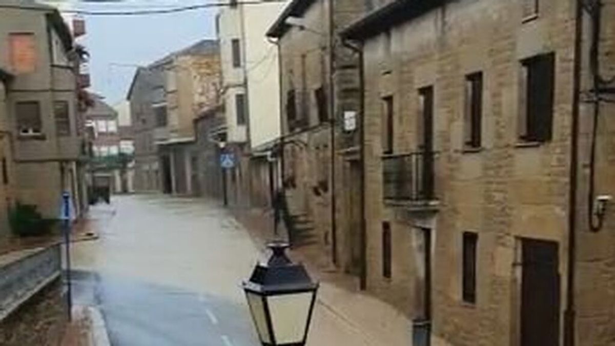 La virulenta granizada arrasa cientos de hectáreas de viñedo y cereal en la Rioja Alavesa La virulenta granizada arrasa cientos de hectáreas de viñedo y cereal en la Rioja Alavesa
