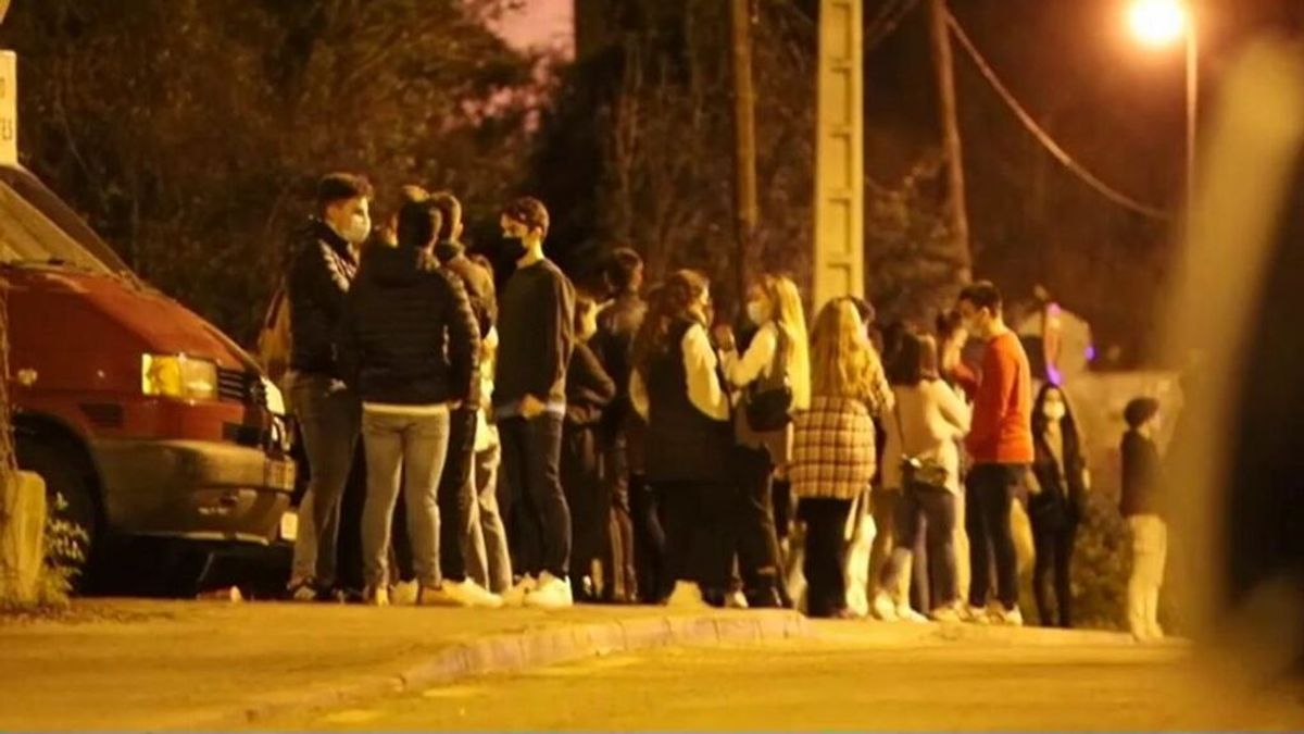 Asturias detecta un aumento de contagio entre los jóvenes de 15 a 25 años