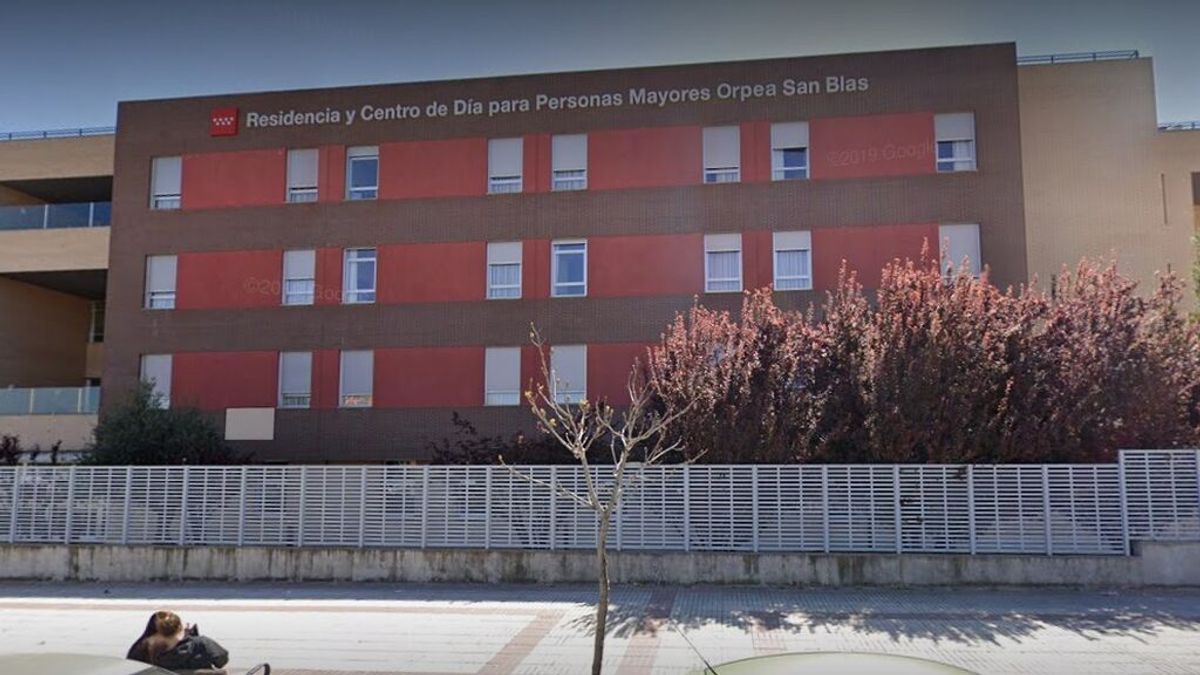 Brote en una residencia de San Blas con ancianos vacunado: siete ingresados y al menos 20 infectados Brote en una residencia de San Blas con ancianos vacunado: siete ingresados y al menos 20 infectados