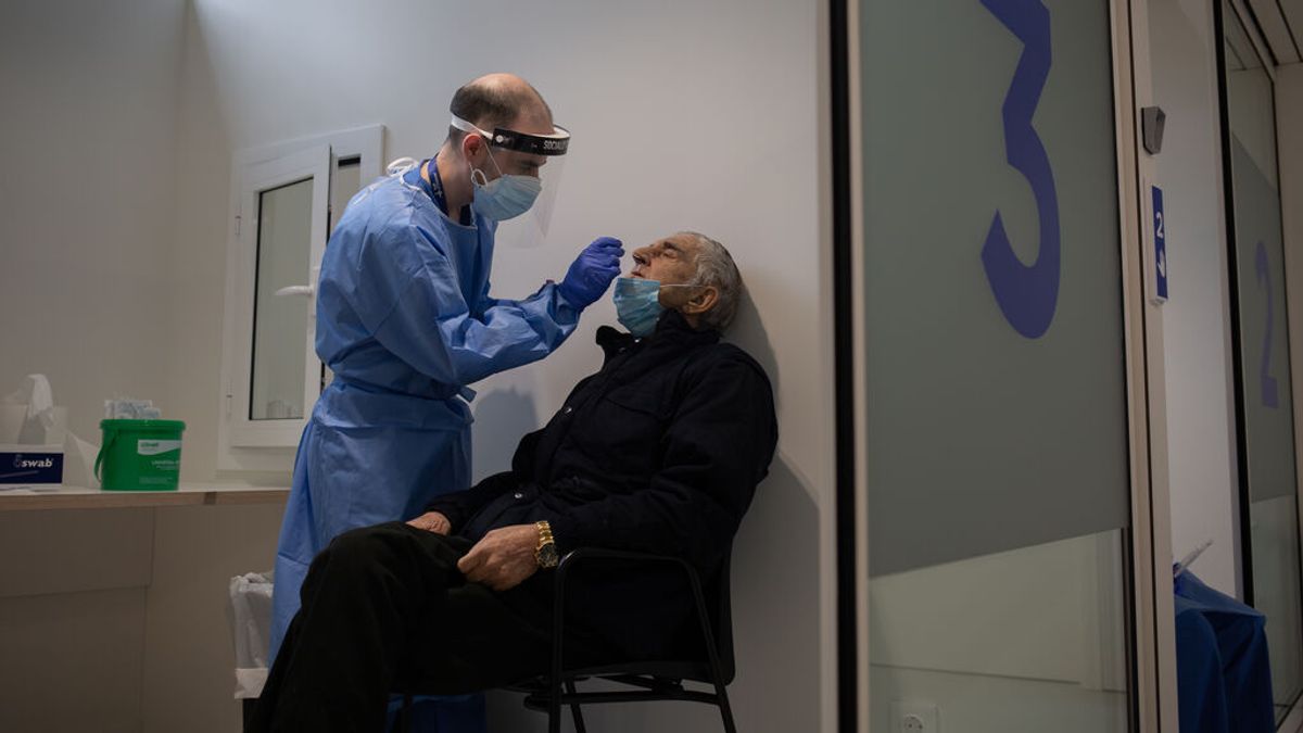 Cataluña registra una mejora de sus datos, con 1.029 nuevos casos y una muerte en las últimas 24 horas Cataluña registra una mejora de sus datos, con 1.029 nuevos casos y una muerte en las últimas 24 horas