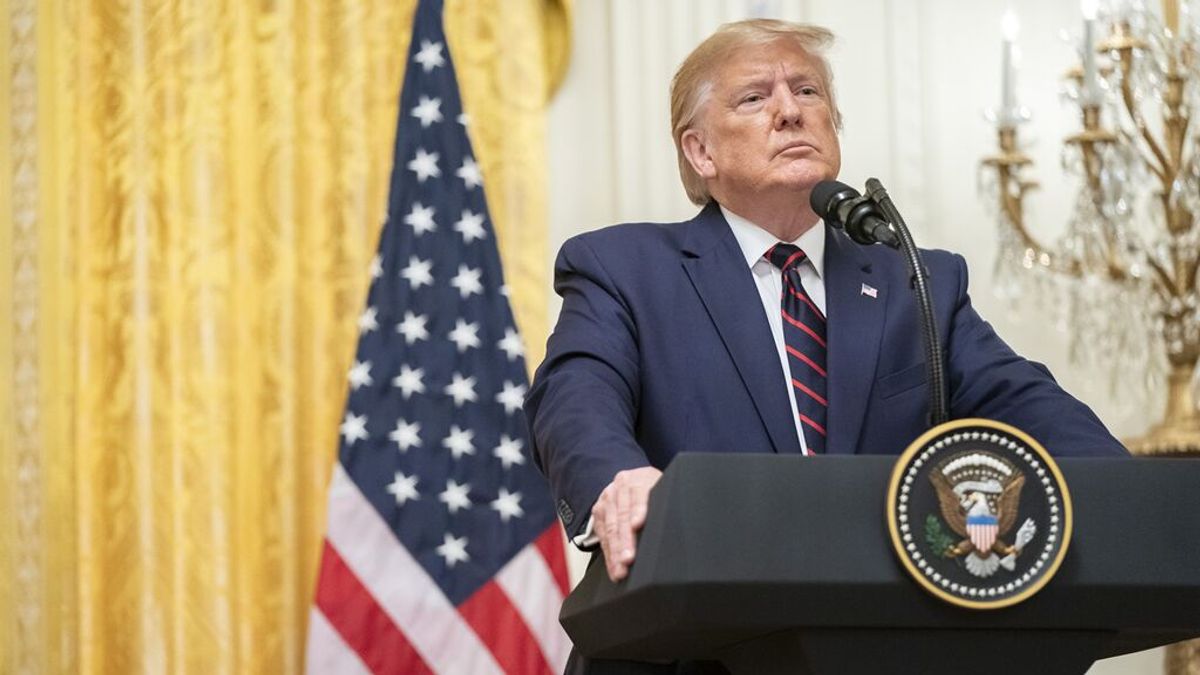 Trump responde a su expulsión de Facebook: "Cuando vuelva a la Casa Blanca no celebraré las cenas que me pedía Zuckerberg" Trump responde a su expulsión de Facebook: "Cuando vuelva a la Casa Blanca no celebraré las cenas que me pedía Zuckerberg"