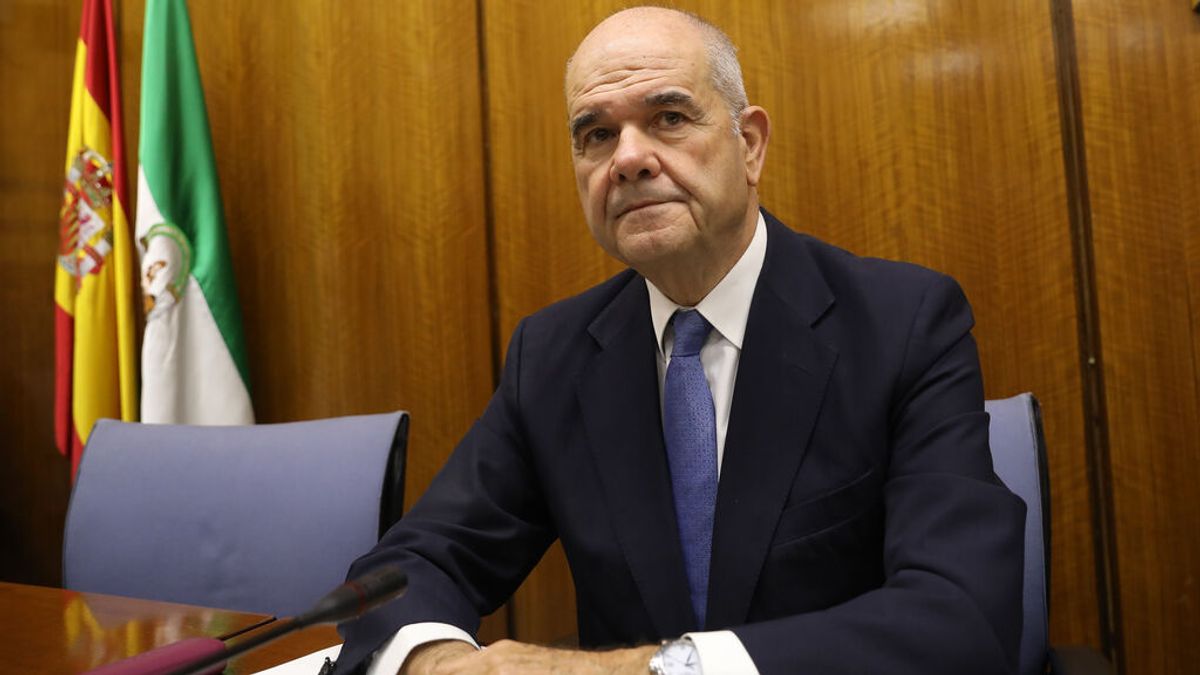 Manuel Chaves, partidario del indulto a los presos del 'procés': "Abre el camino a la política" Manuel Chaves, partidario del indulto a los presos del 'procés': "Abre el camino a la política"