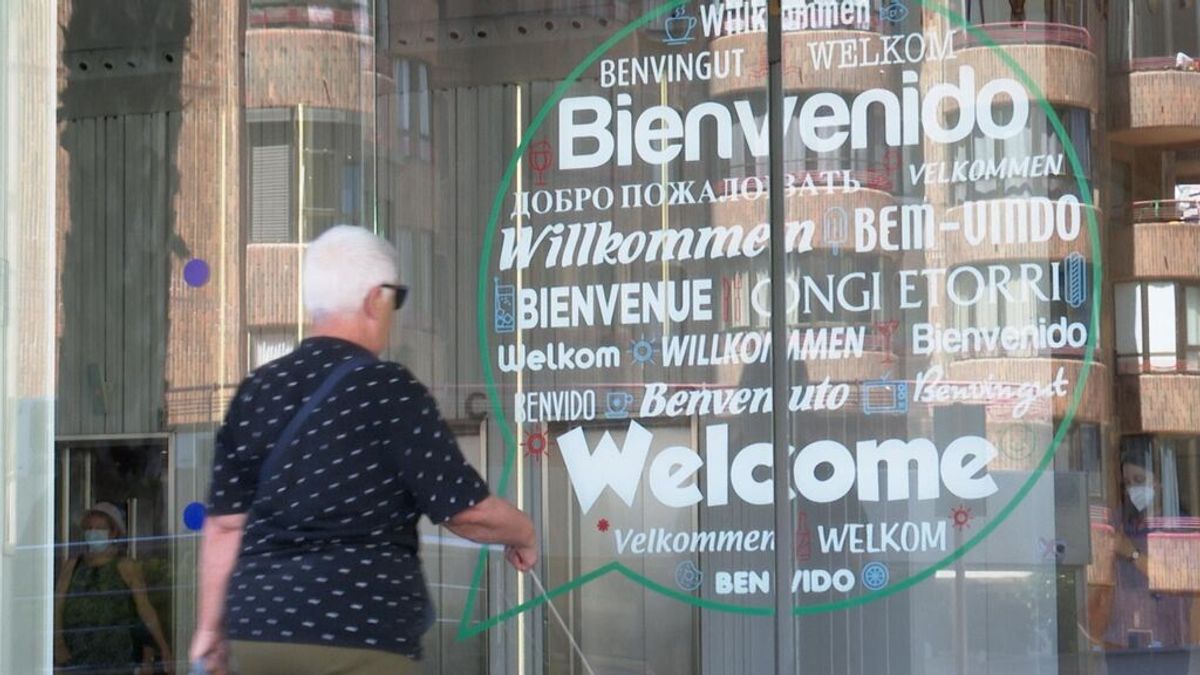 España abre fronteras al turismo con la pandemia en retroceso gracias a las vacunas España abre fronteras al turismo con la pandemia en retroceso gracias a las vacunas
