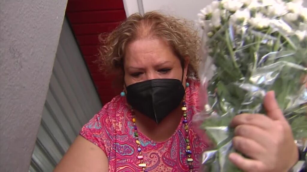 Vicky cumple su sueño y monta una floristería en Cádiz