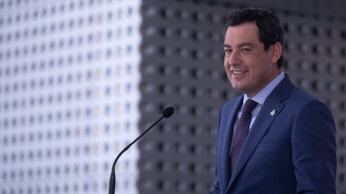 Juanma Moreno no irá a la manifestación de Colón pero rechaza indultos: "Da igual lo que diga Junqueras" Juanma Moreno no irá a la manifestación de Colón pero rechaza indultos: "Da igual lo que diga Junqueras"