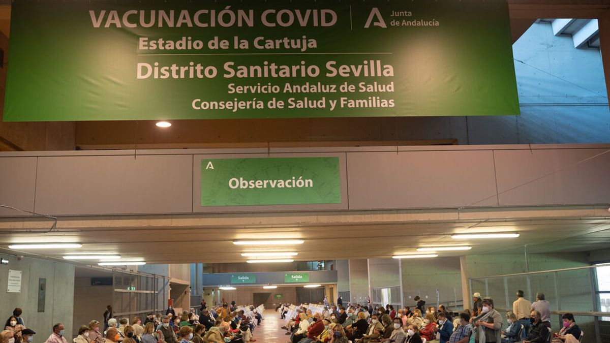Juanma Moreno: "Los andaluces serán los primeros europeos en tener el certificado de vacunación" Juanma Moreno: "Los andaluces serán los primeros europeos en tener el certificado de vacunación"