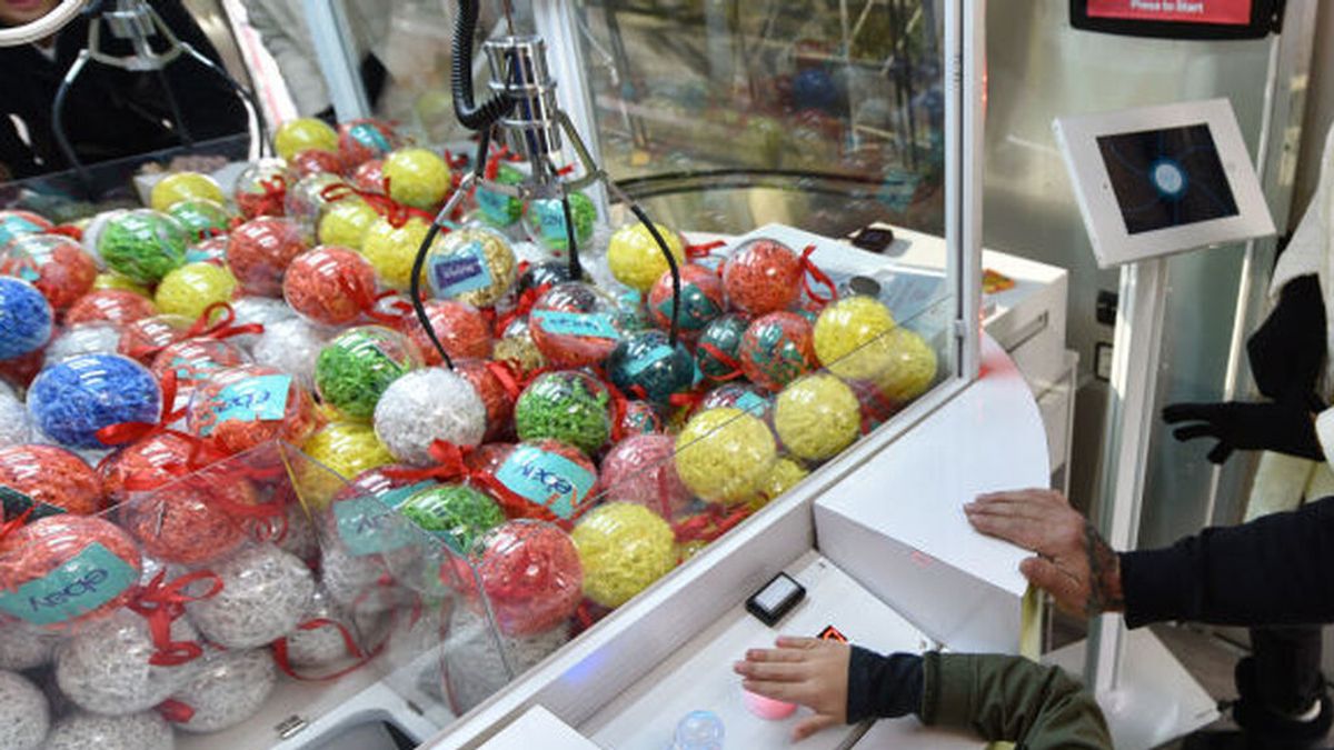 Un niño se queda atrapado dentro de una máquina recreativa en Las Palmas: "Esto es de locos"