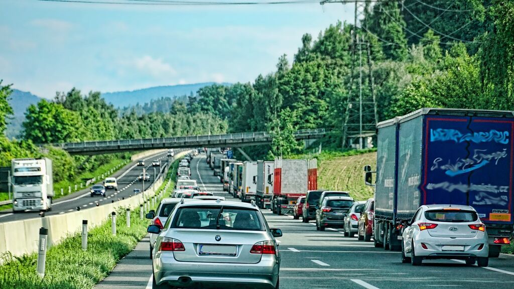 8 Errores habituales que cometemos en un atasco en autovía