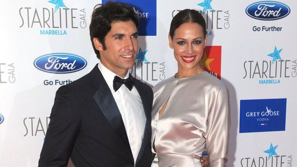 Para la gala Starlite deslumbró con un vestido plateado.
