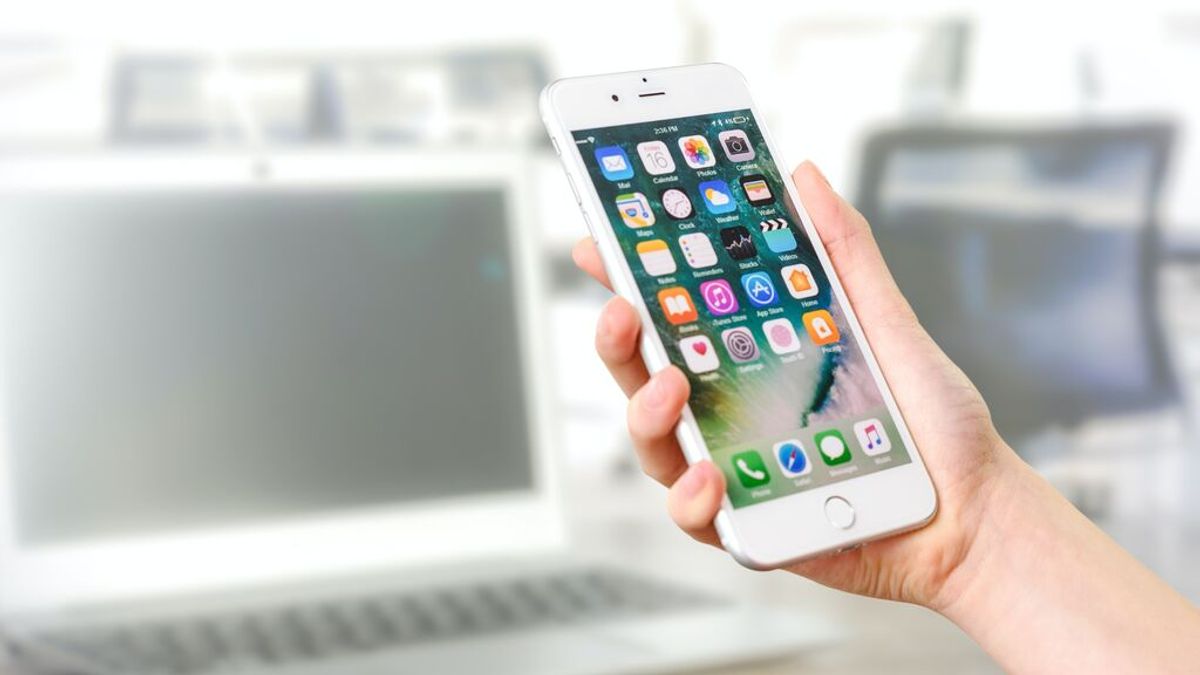 Demanda millonaria a Apple: dos técnicos compartieron videos explícitos con el iPhone de una clienta Demanda millonaria a Apple: dos técnicos compartieron videos explícitos con el iPhone de una clienta