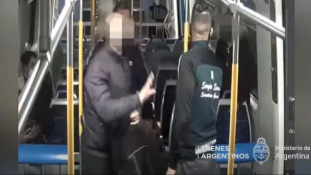 Detienen a un hombre por manosear a una pasajera que iba dormida en un tren de Argentina
