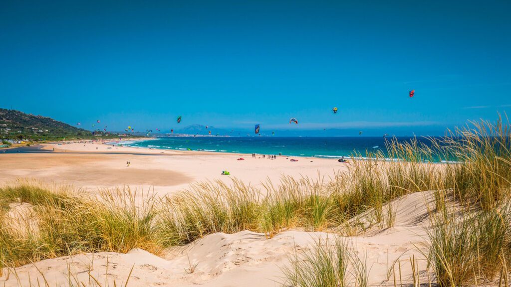 Valdevaqueros, la playa de Tarifa de arena blanca y aguas cristalinas, que ha sido elegida 'Mejor Playa de España'