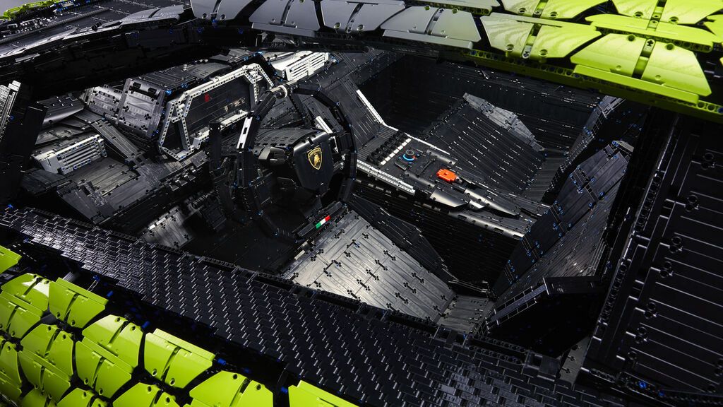 Interior del Lamborghini Sian FKP 37