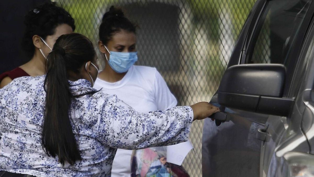 Un juez deja en libertad a Sara Rogel, una salvadoreña condenada a 30 años tras sufrir un aborto Un juez deja en libertad a Sara Rogel, una salvadoreña condenada a 30 años tras sufrir un aborto