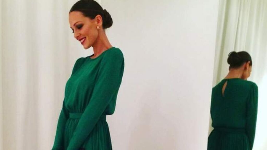 Para la boda de Kiko Rivera destacó con un vestido largo verde.