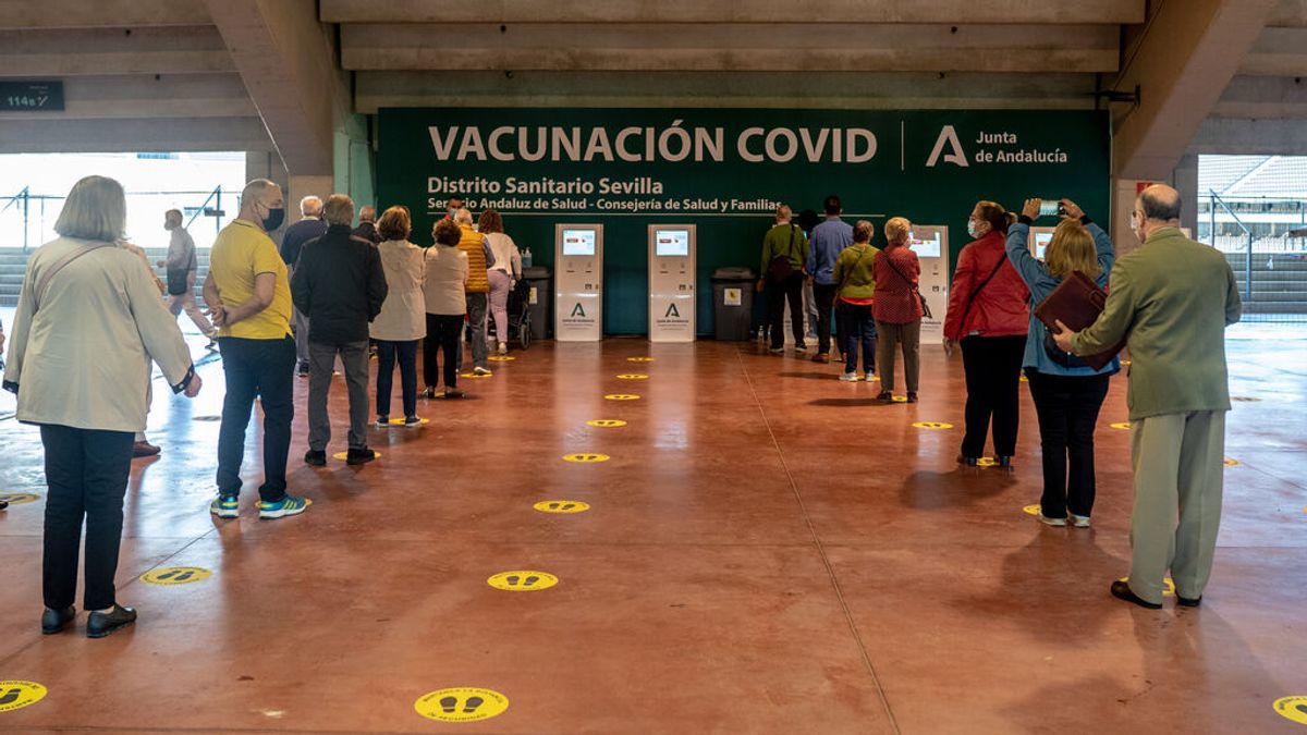 Andalucía anuncia que la semana que viene empezarán a ser vacunados las personas de 30 a 39 años Andalucía anuncia que la semana que viene empezarán a ser vacunados las personas de 30 a 39 años