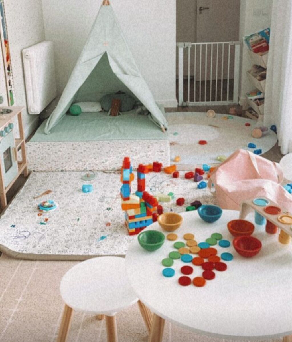 El caos de la habitación de juegos de Roma
