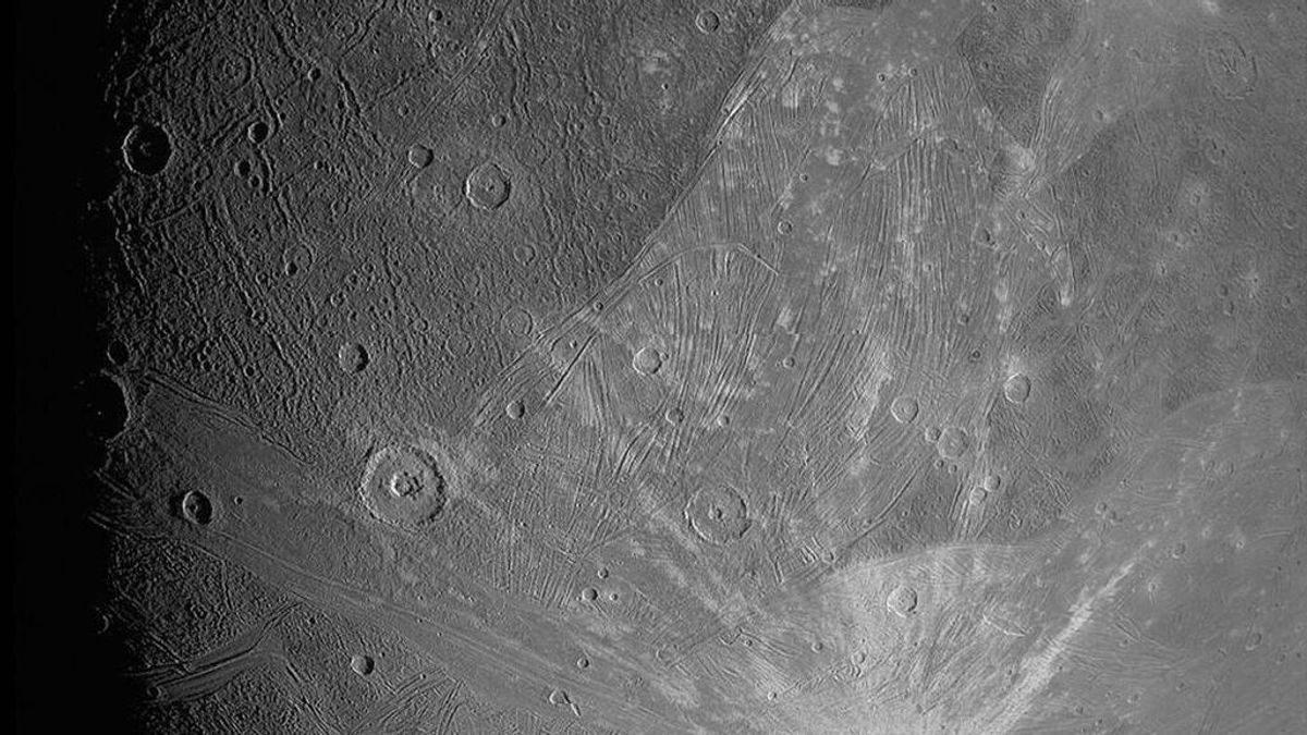 Una astronave de la NASA captura primeros planos de la luna más grande de Júpiter Una astronave de la NASA captura primeros planos de la luna más grande de Júpiter