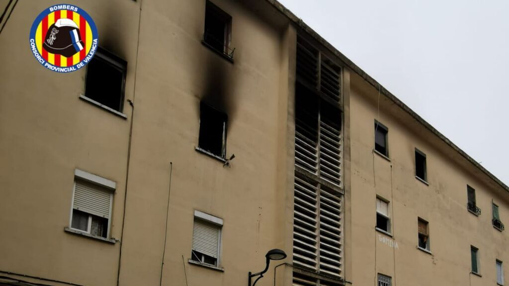 Detienen al inquilino del piso donde se ha originado el incendio el que ha muerto un hombre en Valencia