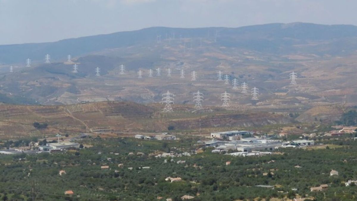 Vecinos del Valle de Lecrín denuncian el proyecto de la Red Eléctrica de España: "Las torres serán nuestra ruina""