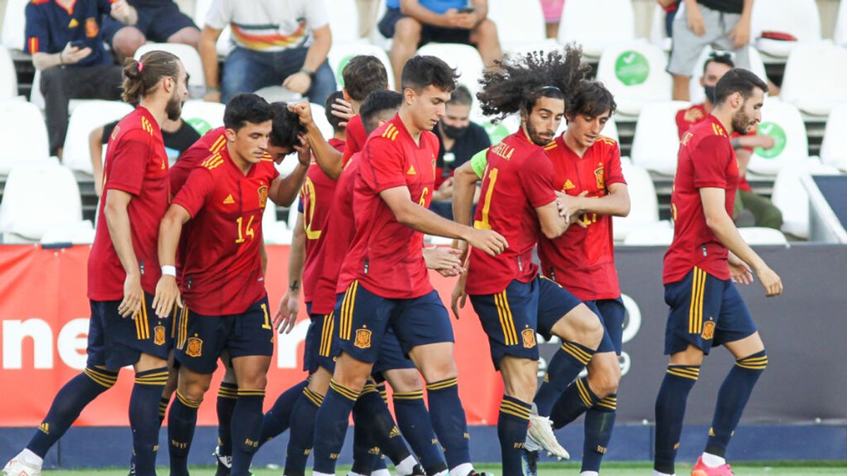 Los 11 jugadores de la sub-21 que se quedan en Madrid para entrenar en la 'burbuja' paralela a la absoluta Los 11 jugadores de la sub-21 que se quedan en Madrid para entrenar en la 'burbuja' paralela a la absoluta