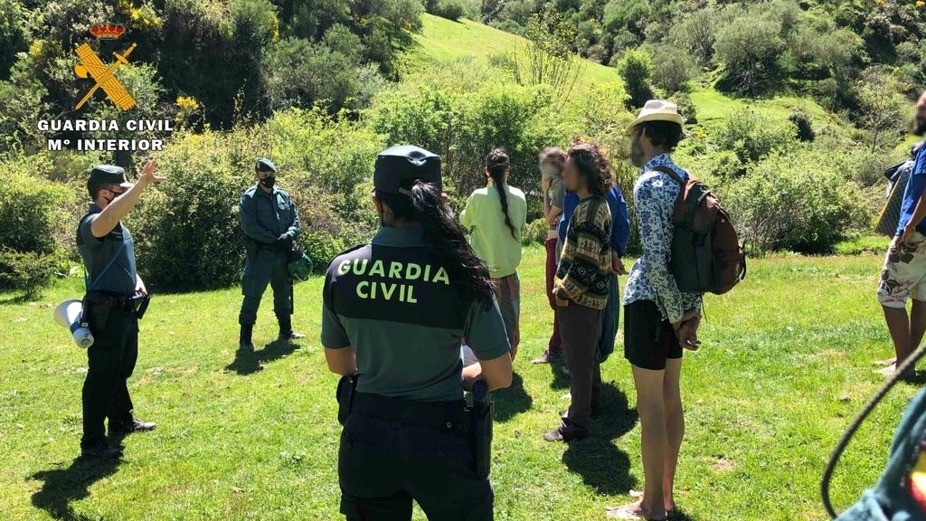 Así vive la Familia Arcoíris, la comunidad hippie de La Rioja