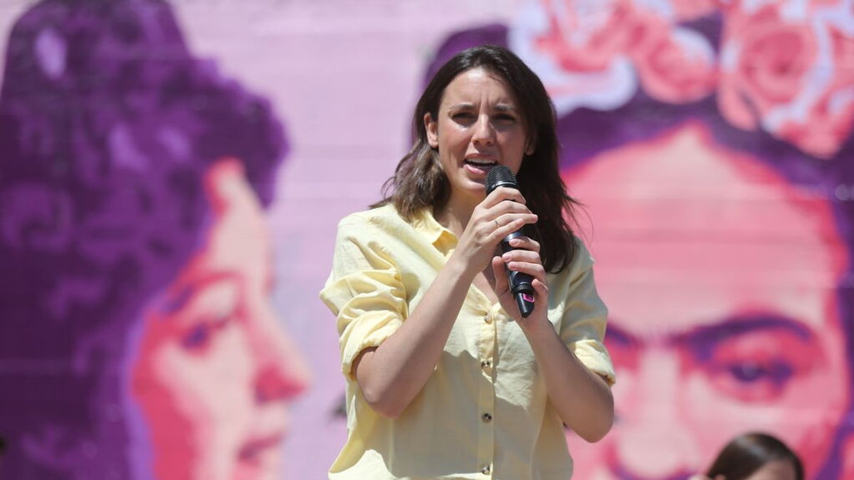 Irene Montero critica la ovación a Plácido Domingo: "Luego nos extraña que las mujeres no denuncien por miedo a no se creídas" Irene Montero critica la ovación a Plácido Domingo: "Luego nos extraña que las mujeres no denuncien por miedo a no se creídas"