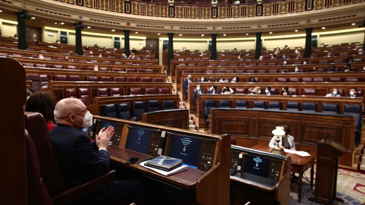 El Congreso autoriza nuevas compatibilidades a diputados para ejercer de abogados o buscar negocios en China El Congreso autoriza nuevas compatibilidades a diputados para ejercer de abogados o buscar negocios en China